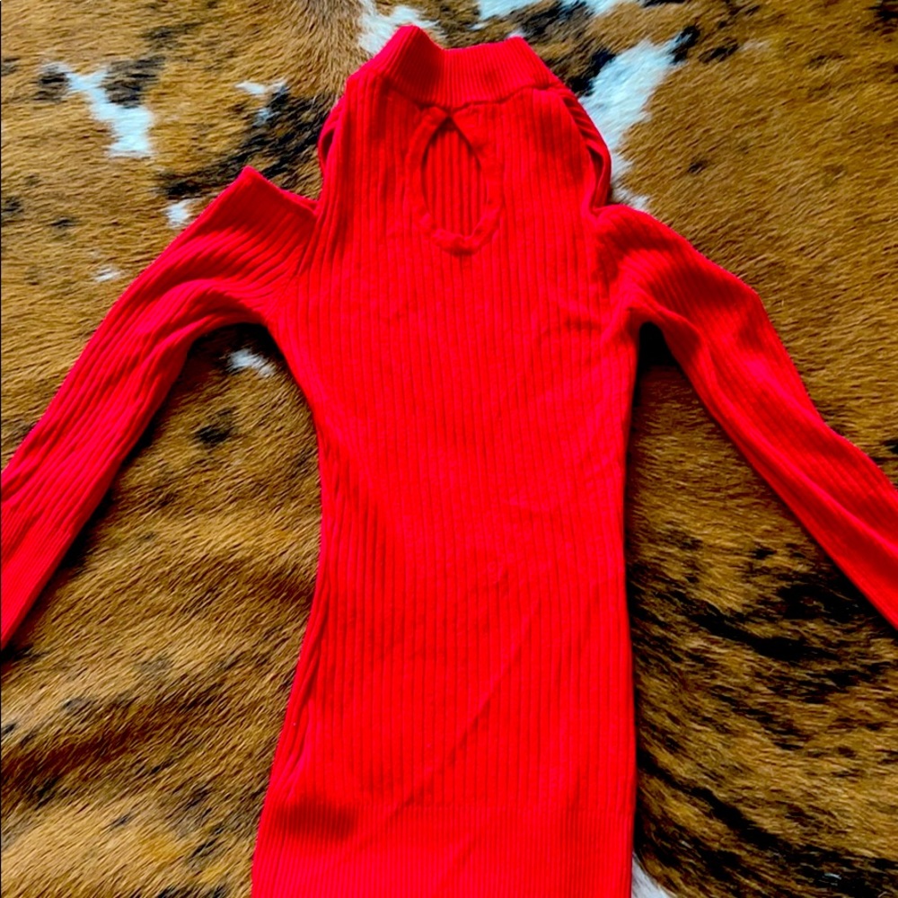 Sexy red sweater✨